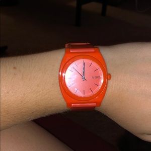 Nixon Minimal The Time Teller P in orange!